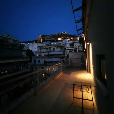 Apartment Renovated Penthouse With Stunning Views